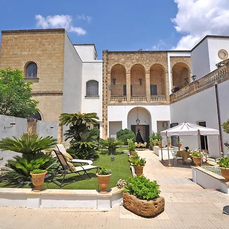 Palazzo De Donatis Bed & Breakfast *