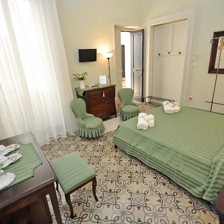 Palazzo De Donatis Bed & Breakfast